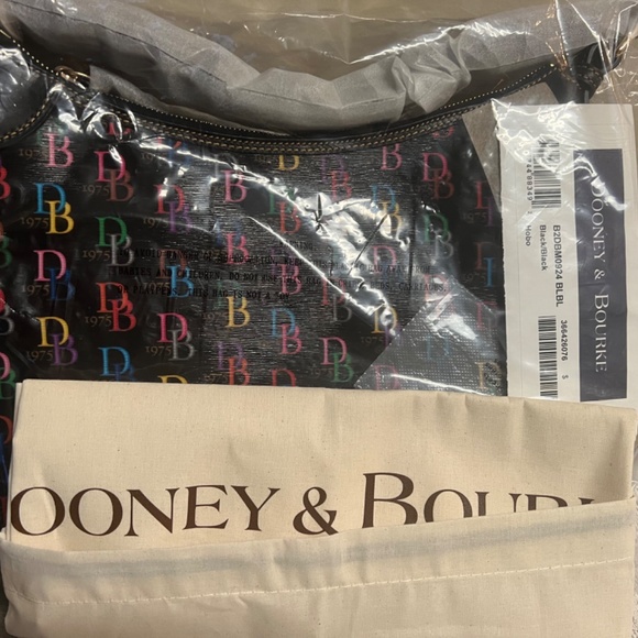 Dooney & Bourke - Picture 3 of 8